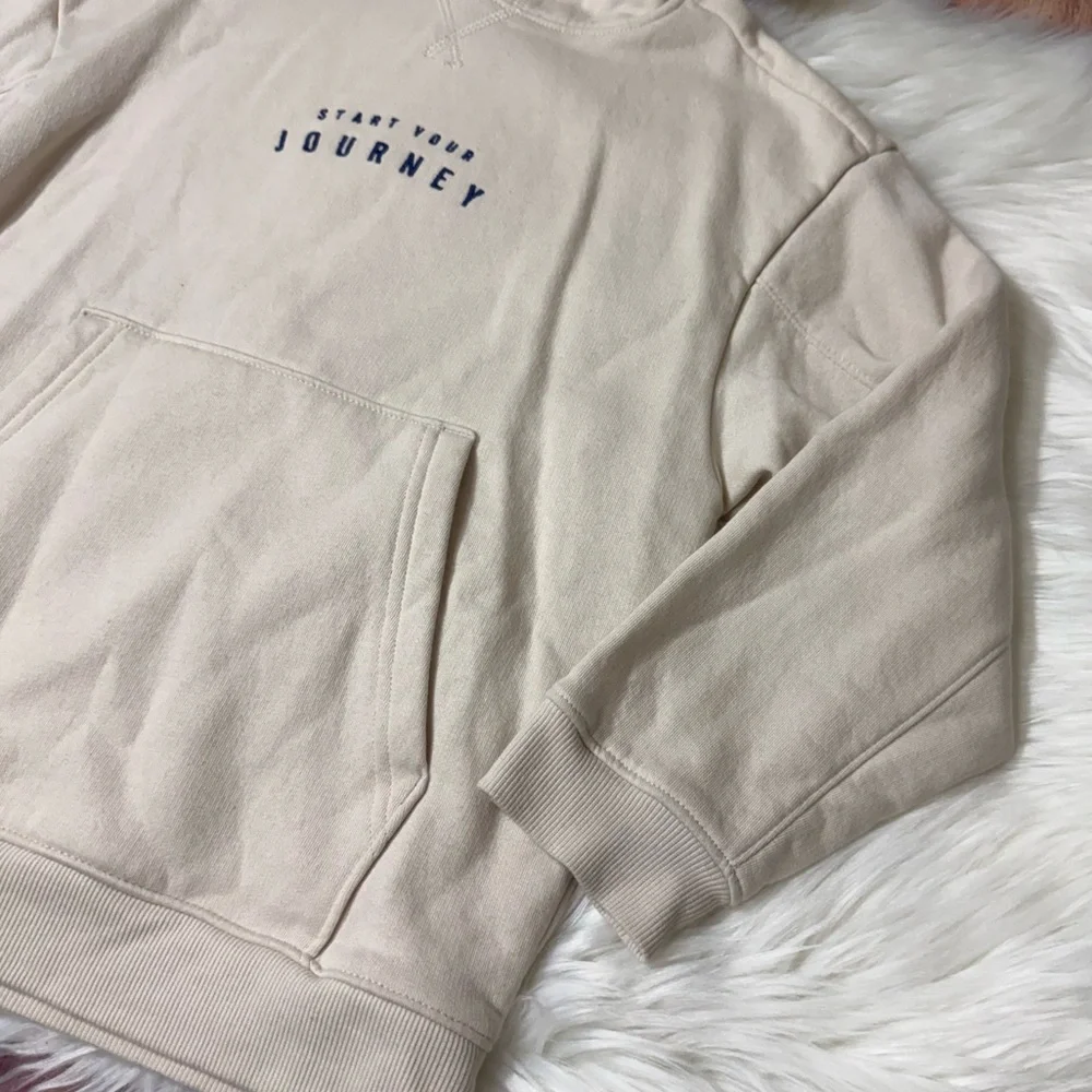 Cat & Jack Beige Pullover Hoodie Sweatshirt - Boys Size Small (6/7)